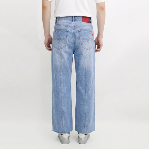 A male model wearing the Smith's 1906 MJN01 Blue Jeans is showing the back.