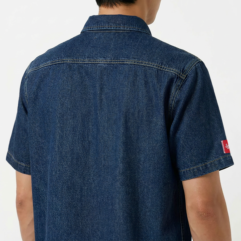 A close-up back view of a male model wearing the Smith's 1906 MSR04 Navy Denim Short-Sleeve Shirt.