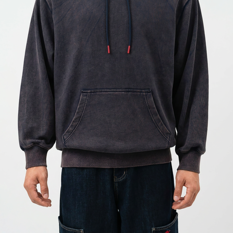 A close-up view of a male model wearing the Smith's 1906 MHO01 Navy Hoodie.
