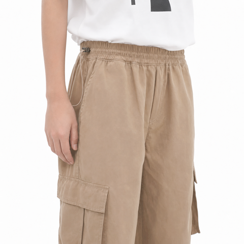 A close-up view of a male model wearing the Smith's 1906 MPT02 Khaki Pants.