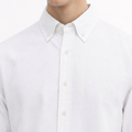 A close-up view of a male model wearing the Smith's 1906 MSR02 White Shirt.