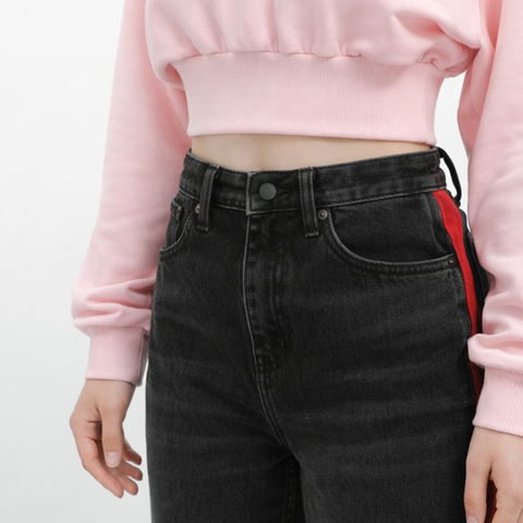 A close-up view of a female model wearing the Smith's 1906 WJN02 Dark Grey Jeans.