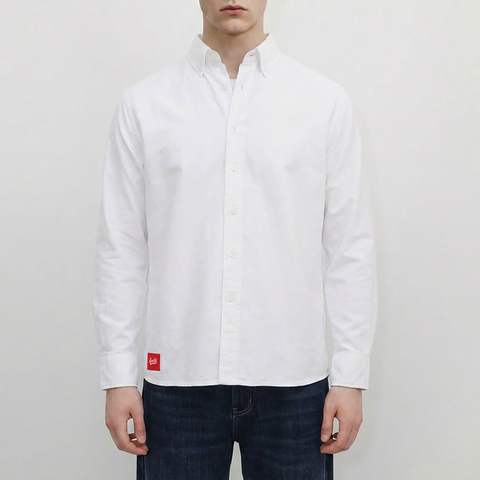 A male model wearing the Smith's 1906 MSR02 White Shirt is showing the front.