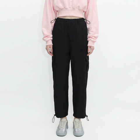 A female model wearing the Smith's 1906 WPT01 Black Pants is showing the front.