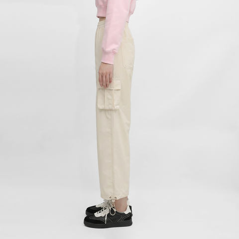 A female model wearing the Smith's 1906 WPT01 Beige Pants is showing the side view.
